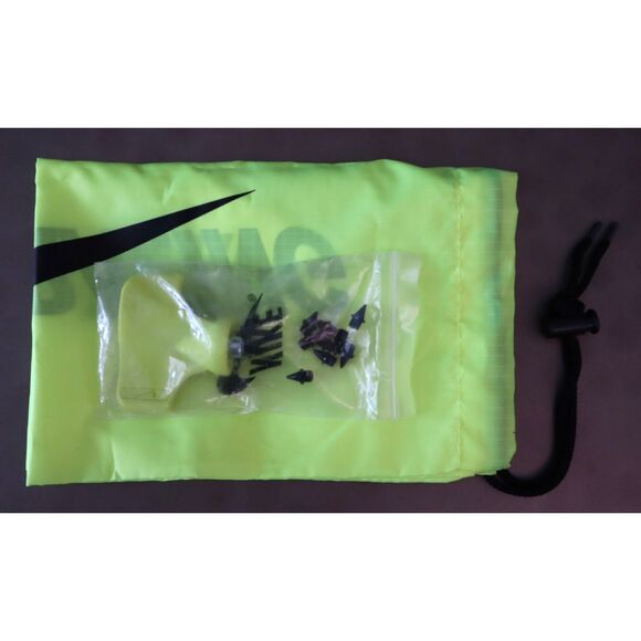Nike Track & Field Volt Green Drawstring Tote Shoe Bag w/Replacement Spikes/Tool - Picture 7 of 8